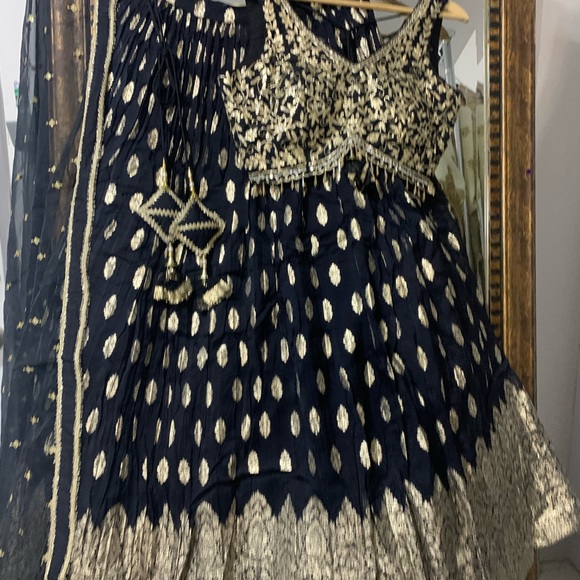 Silk lengha in size 38 - Picture 2 of 8